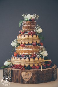 Delpech also tailor-makes her naked cakes with biscuits on the side as this vanilla, chocolate, carrot and coffee cake