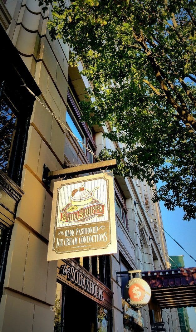 Ice cream parlour.jpg